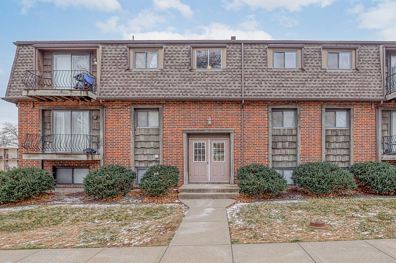 1st image of 5601 W 58th St #211