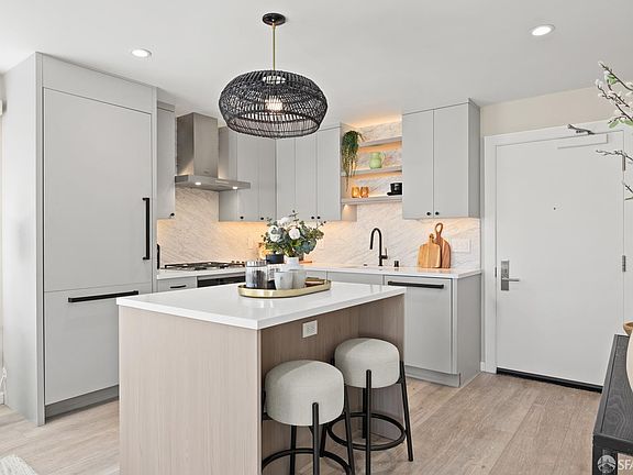 5th image of 75 Roosevelt Way APT 2