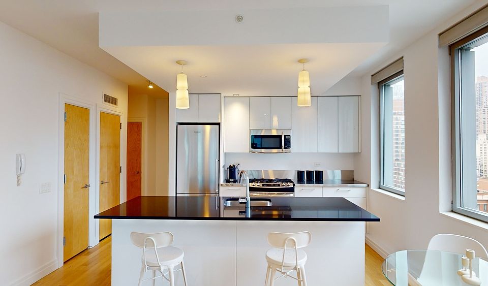 1st image of 550 W 54th St APT 1901
