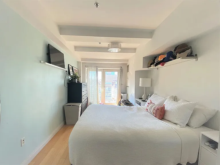 302 2nd St #5G — Photo 7