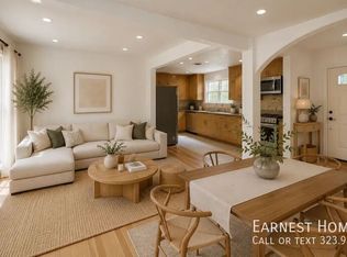 19022 Sylvan St, Tarzana, CA 91335