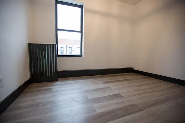 Rented by Cyberapts Management | media 35