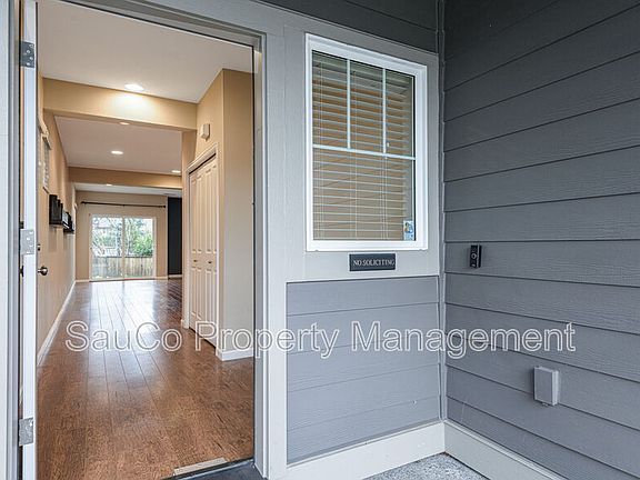 2nd image of 3949 SE Lone Oak St