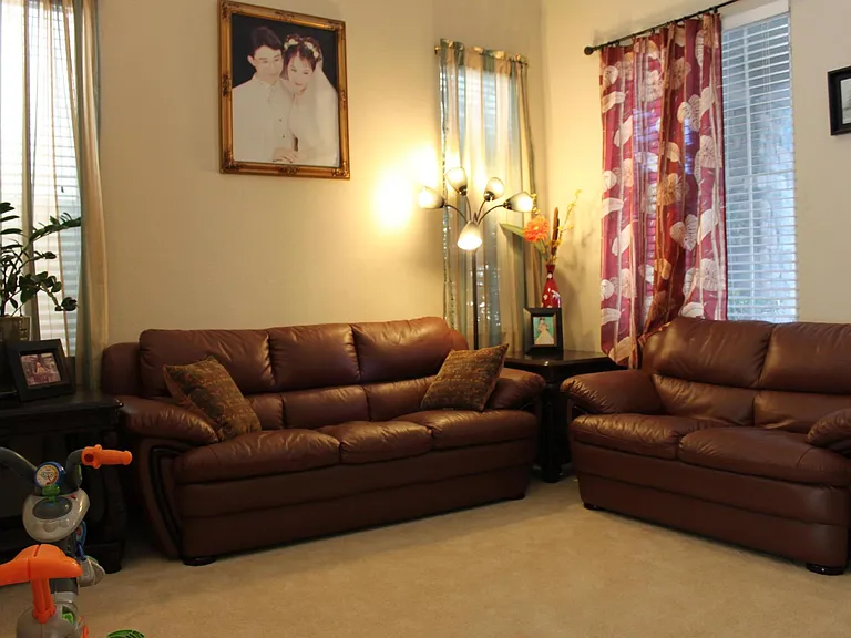 living room & high ceiling