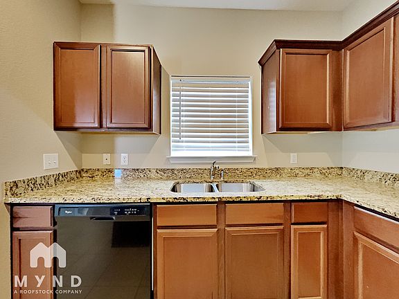 4th image of 13225 Cabinet Dr