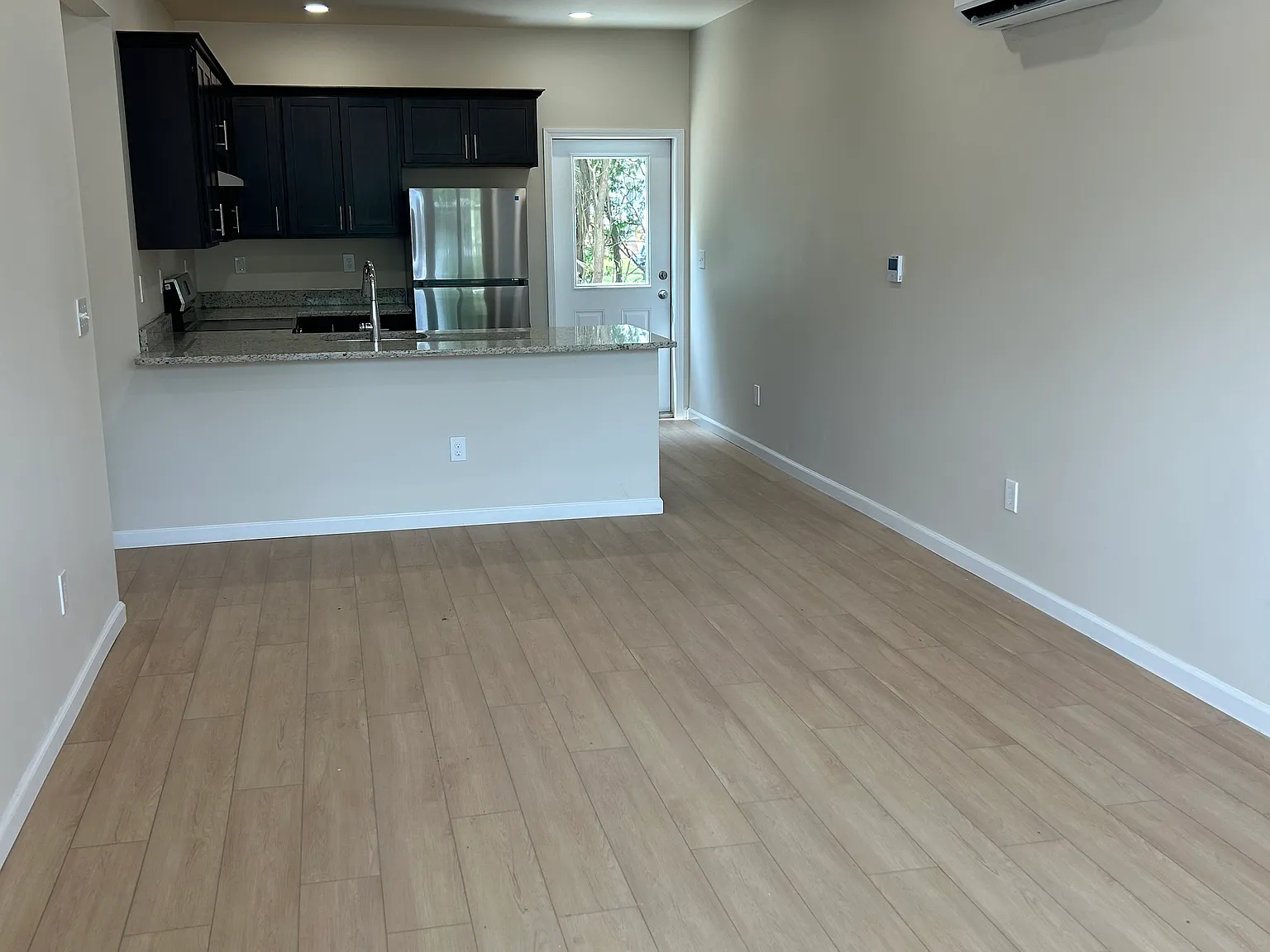2 bed, 865 sqft, $1,775 — Photo 3
