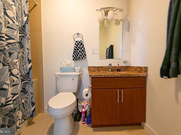 4th image of 4 Leverington Ave Unit 301