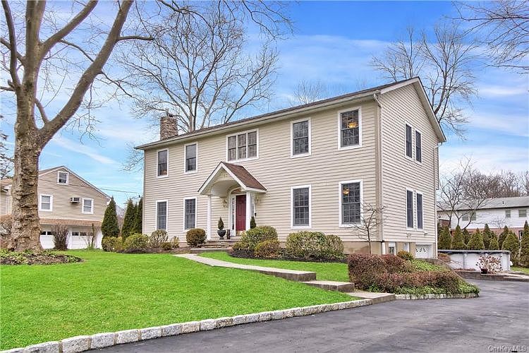 1st image of 63 Colonial Ct