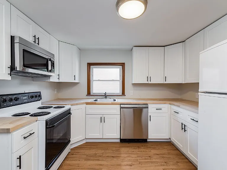 716 Walnut St #2 — Photo 4