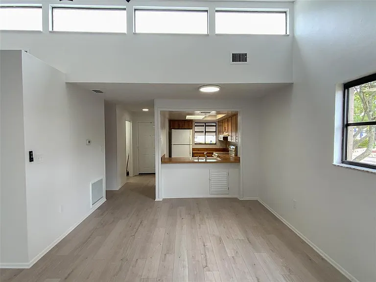 2242 Pinewood Villas Dr — Photo 10