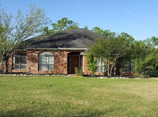 4100 Knightsbridge Ln, Bryan, TX 77802