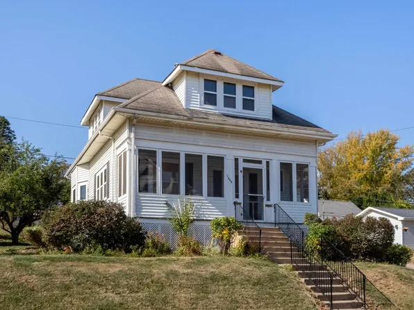 1495 N Grandview Ave, Dubuque, IA 52001