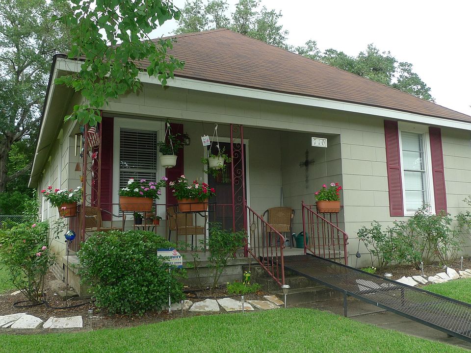 1st image of 710 Hardeman St
