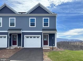 171 Highpoint Park Dr, Pleasant Gap, PA