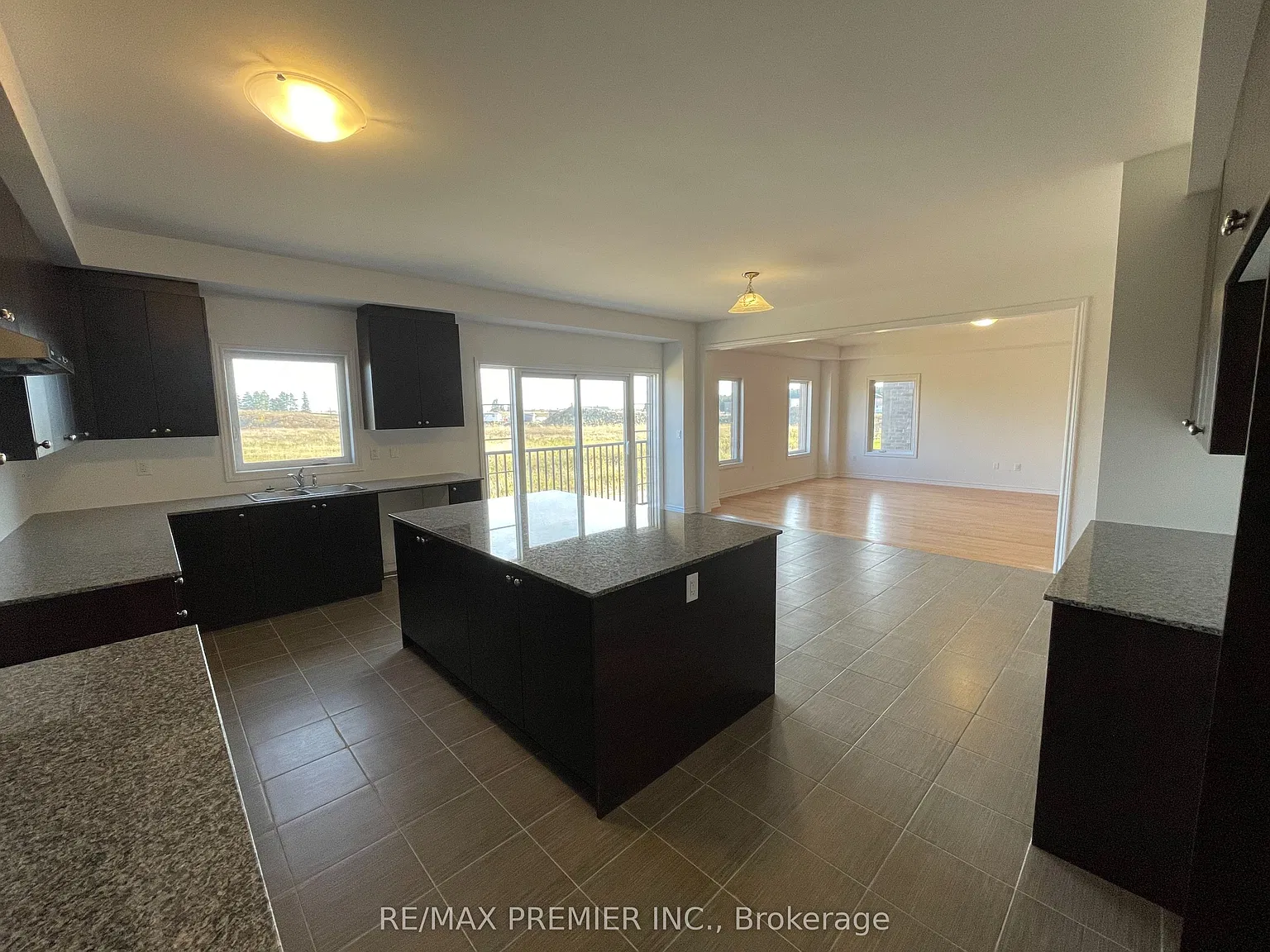 5 bed, $4,000 — Photo 4