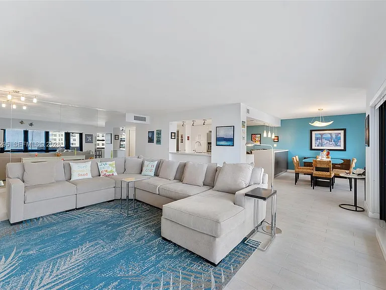 5100 N Ocean Blvd #916 — Photo 1