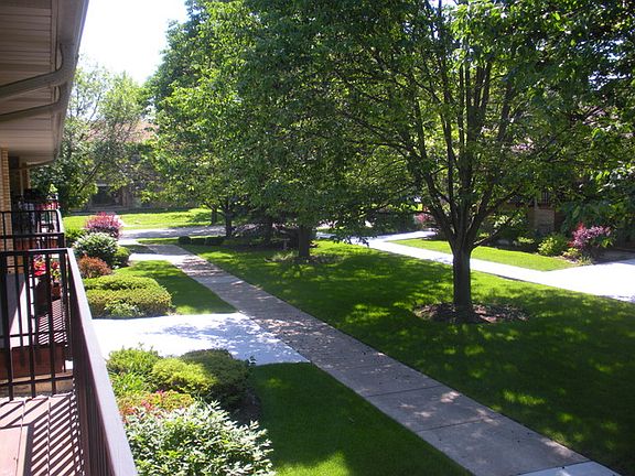 3rd image of 8316 Woodland Dr APT 4