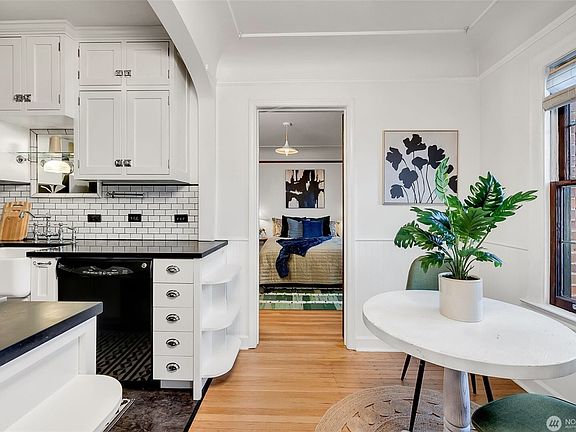 2nd image of 1120 17th Ave APT 204