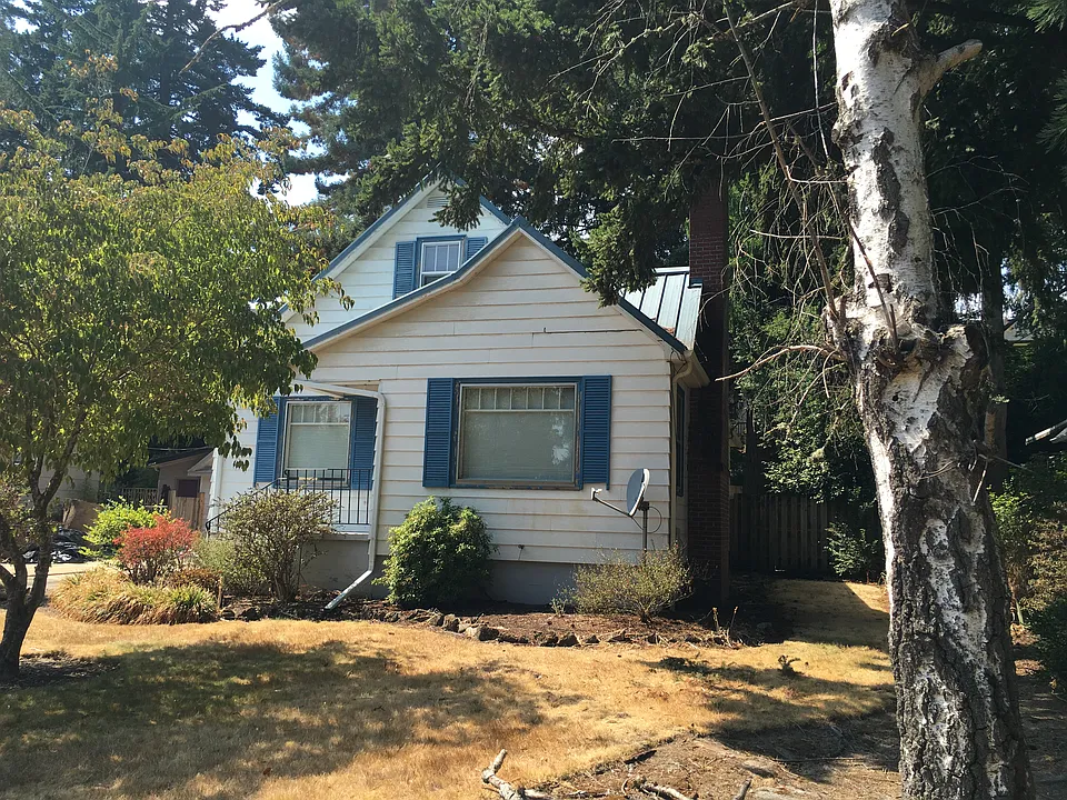 1640 Summer St SE