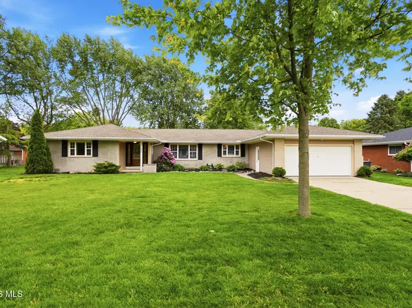 923 Lyn Rd, Bowling Green, OH 43402