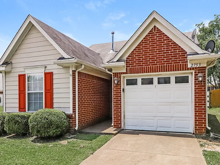 2753 Virginia Woods Pl — Photo 3