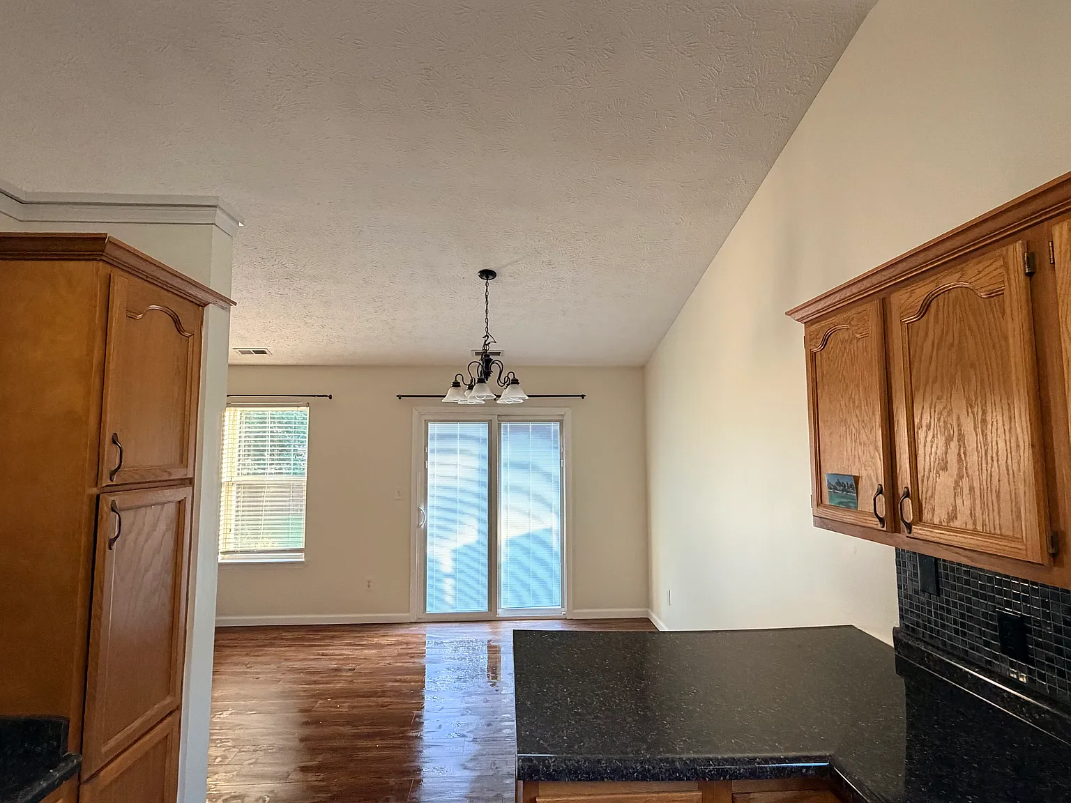 3 bed, 1754 sqft, $2,000 — Photo 3