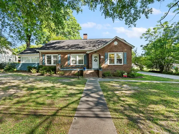 206 Laurel Ave E, Greenwood, SC 29649
