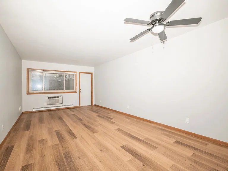 130 S Burritt Ave — Photo 5