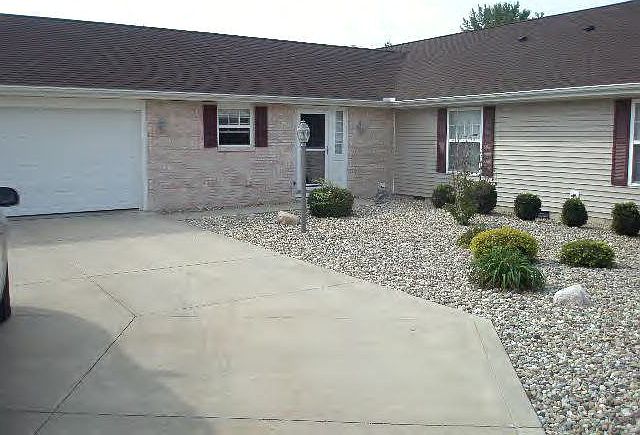 1st image of 604 Rockway Pl