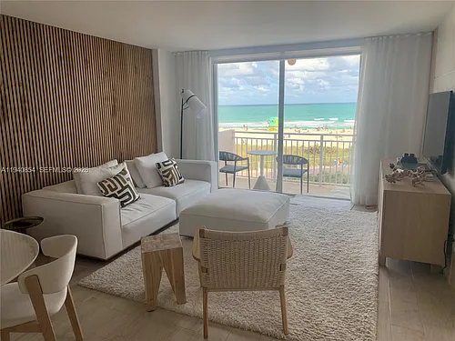 345 Ocean Dr #415 Photo 1