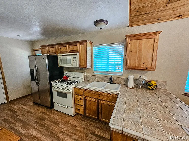 2136 3rd Ln — Photo 6