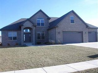2403 Riverwoods Ln, Bloomington, IL 61705