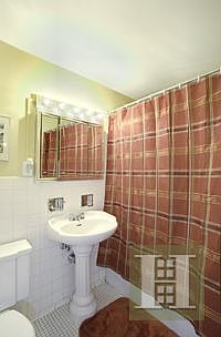 4th image of 315 W 70th St APT 14B1
