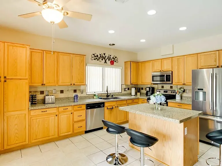 14335 W Clarendon Ave — Photo 8
