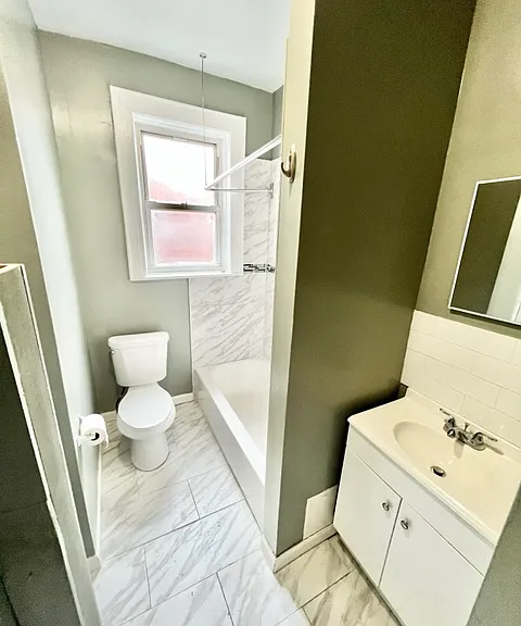 492 Park Ave #13 — Photo 9
