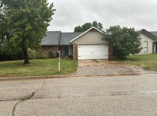 14104 Chickasaw Dr, Edmond, OK 73013