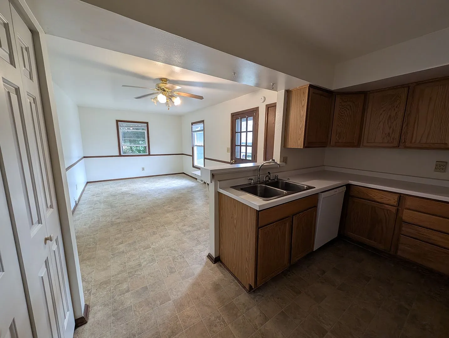 The Brookfield Hills Townhomes — Photo 3