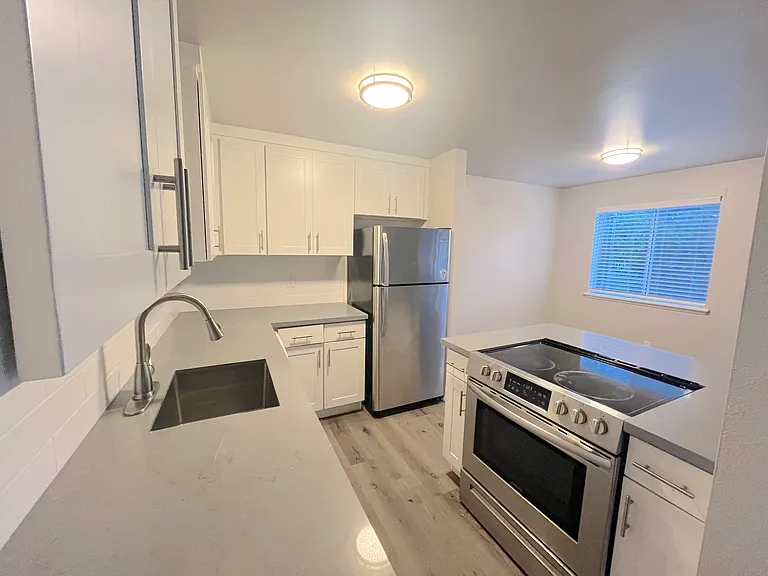 Northview Terrace — Photo 27