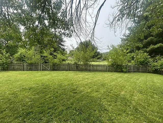 NE Cedar St — Photo 21
