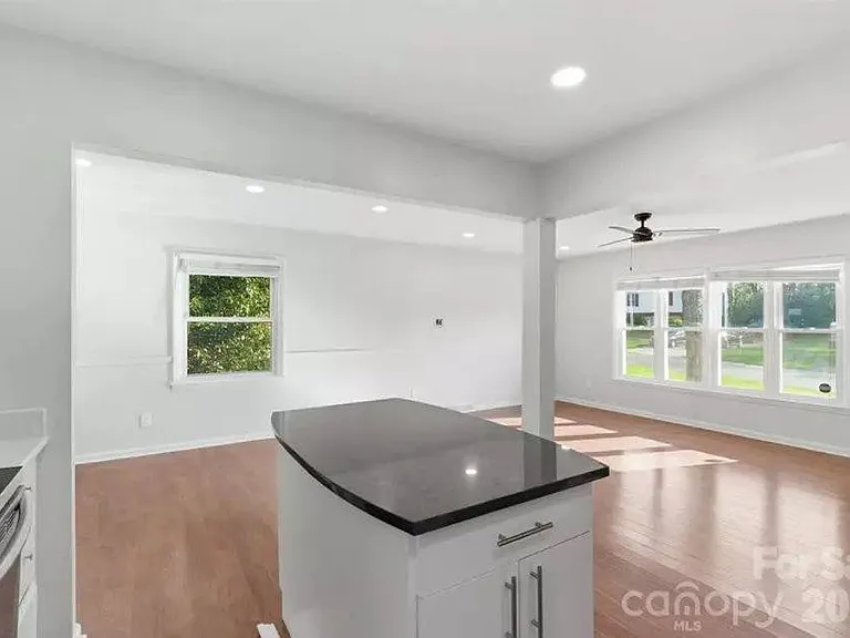 5810 Red Carriage Ln — Photo 8