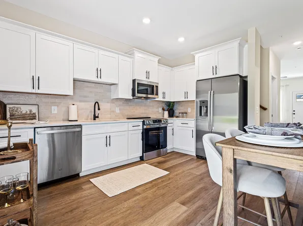 229 Starr Cir, Stockbridge, GA