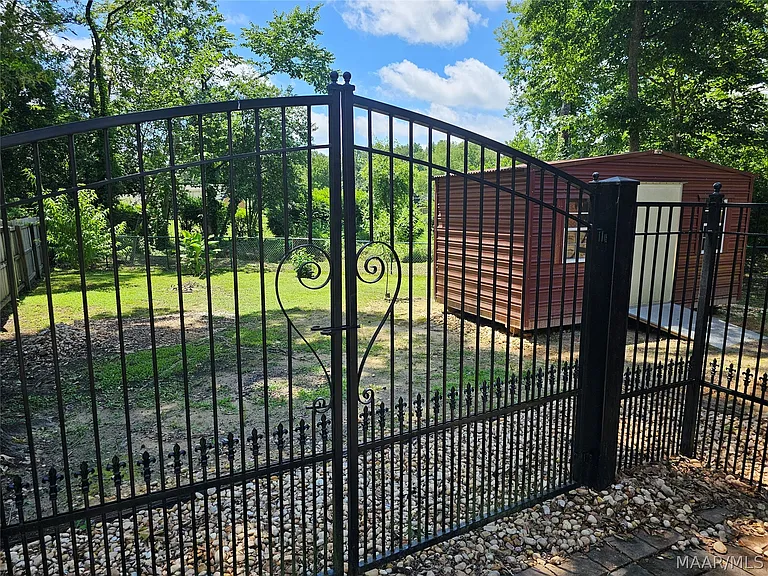 364 Homewood Dr — Photo 16