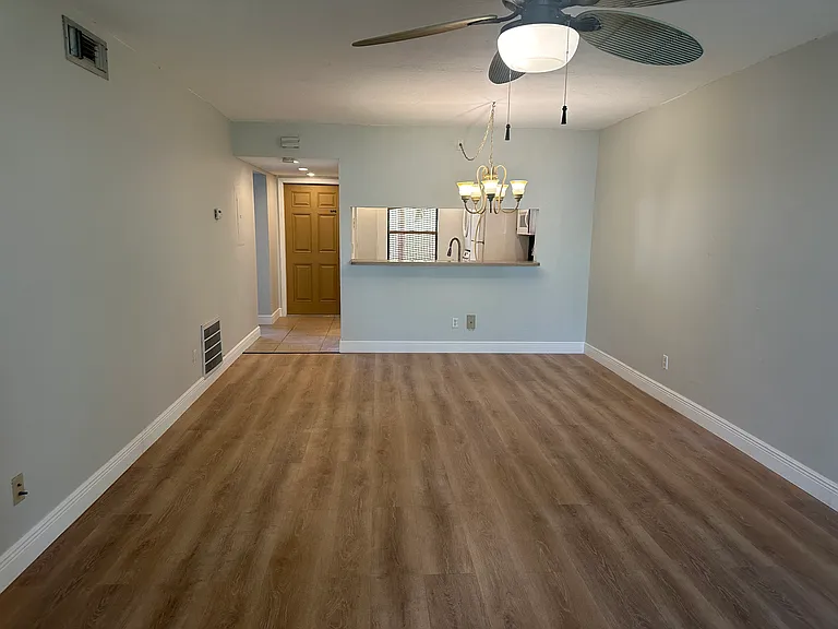 Parkside Dr — Photo 4