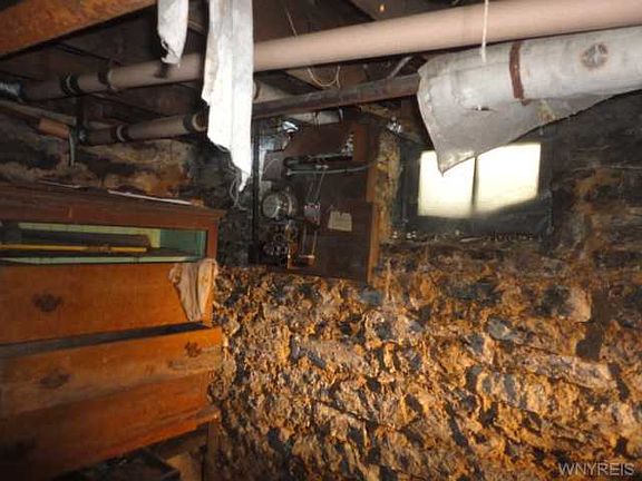 4th image of 50 Landon St