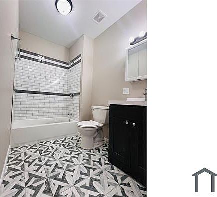 4th image of 22 N Pulaski Rd #1R