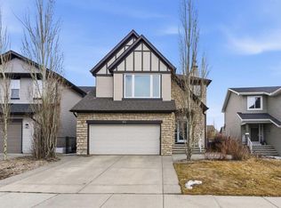 64 NW Drake Landing Cmn, Okotoks, AB T1S 2M5