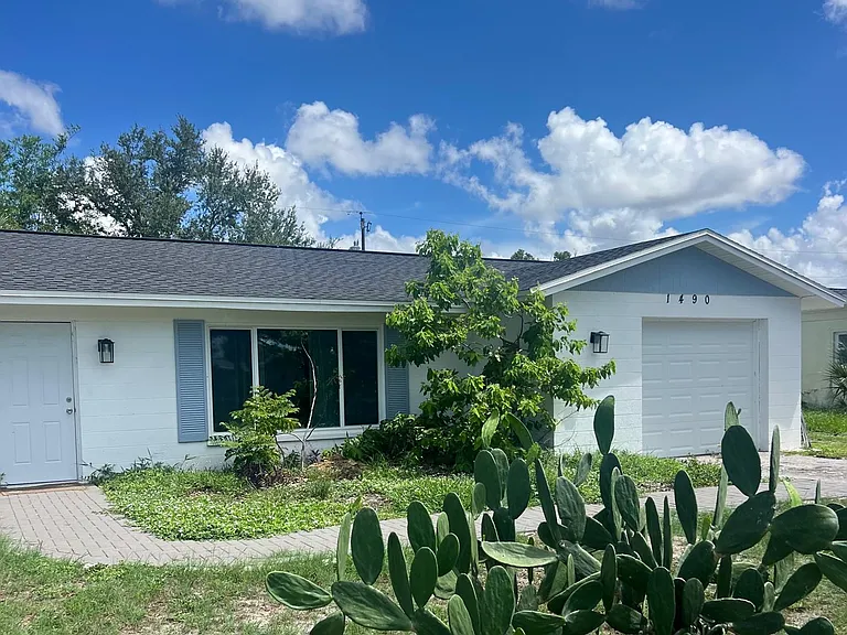 1490 Saint Clair Rd — Photo 1