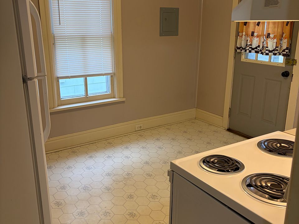 1st image of 126 E Cherry St APT 2