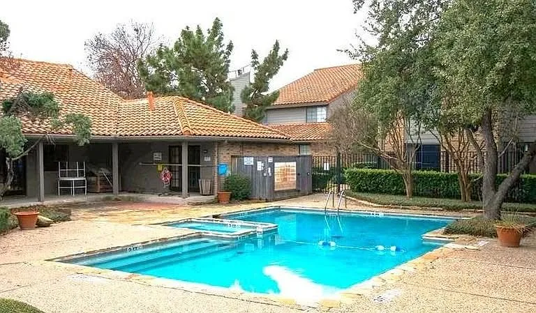 14800 Enterprise Dr #4A — Photo 1