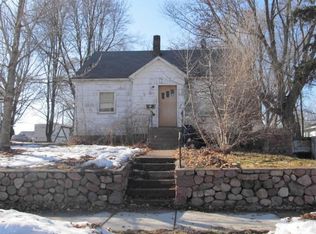 927 Newman St, Bloomer, WI 54724